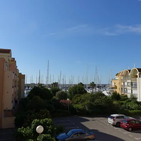 Port-2 By Interhome