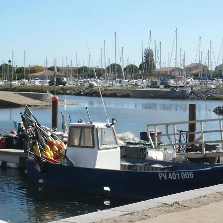 Port-2 By Interhome