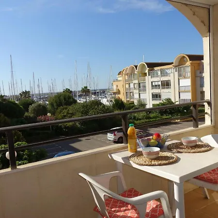 Port.2 Apartment