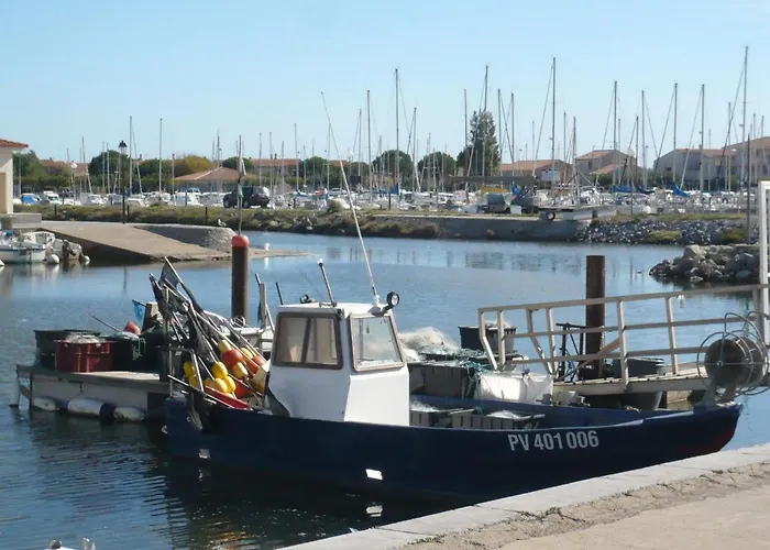 Port-2 By Interhome